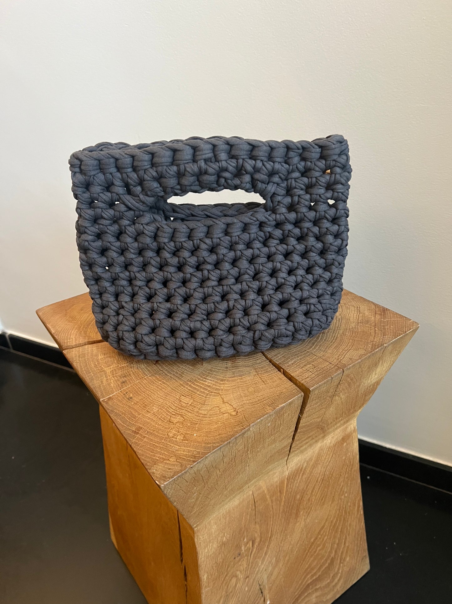 Honnie Classic - Handmade crochet bag
