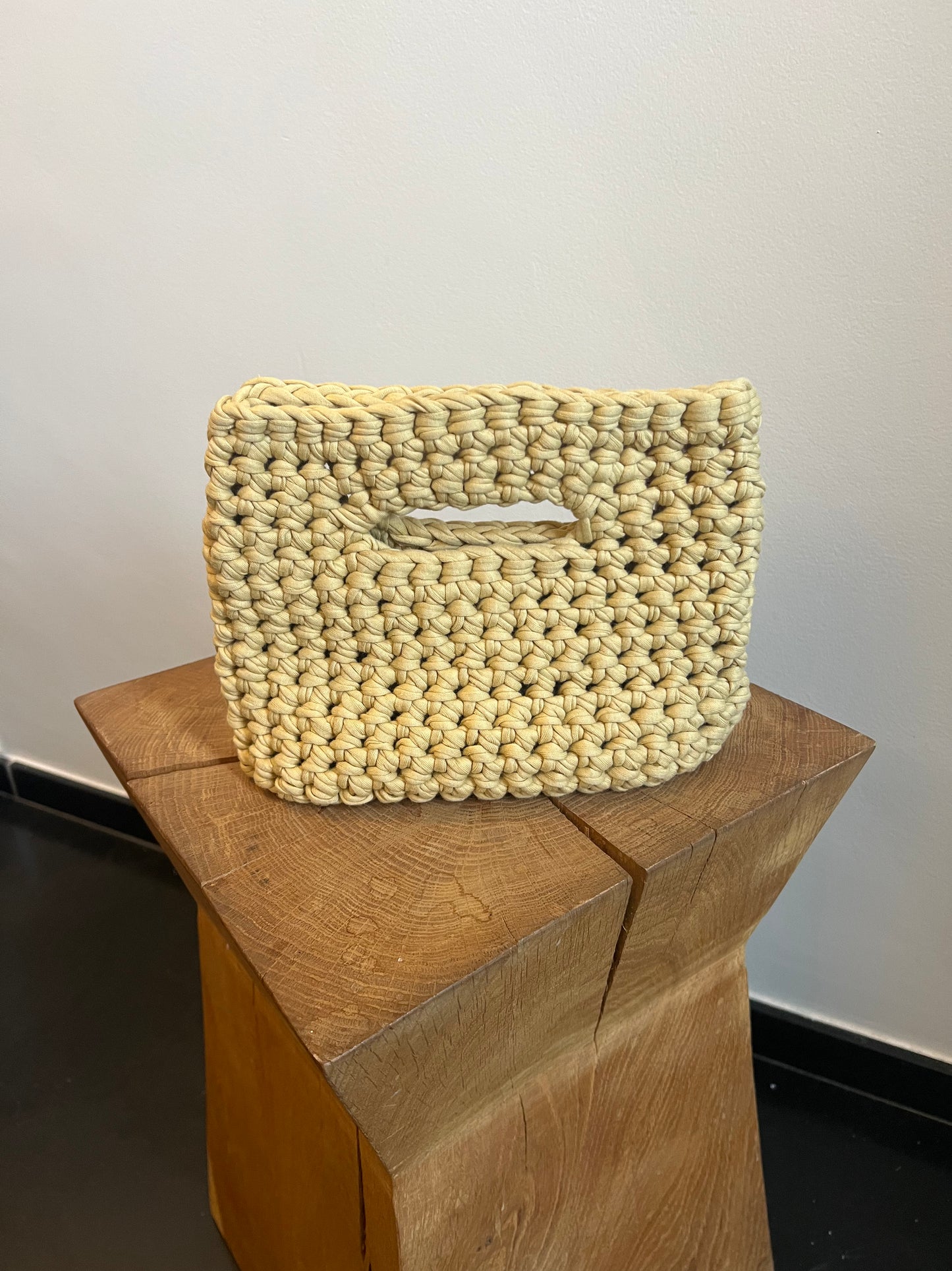 Honnie Classic - Handmade crochet bag
