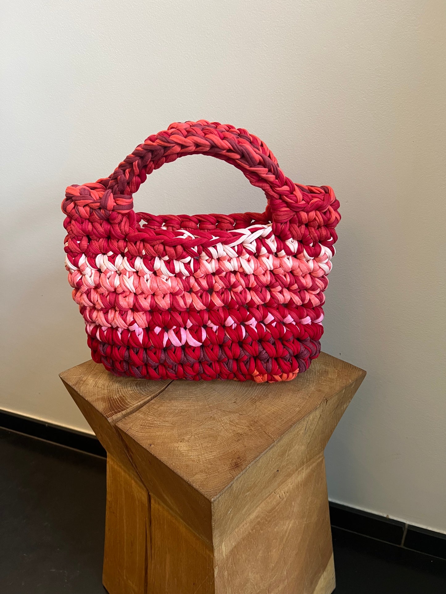 Honnie Cosmo - Handmade crochet bag