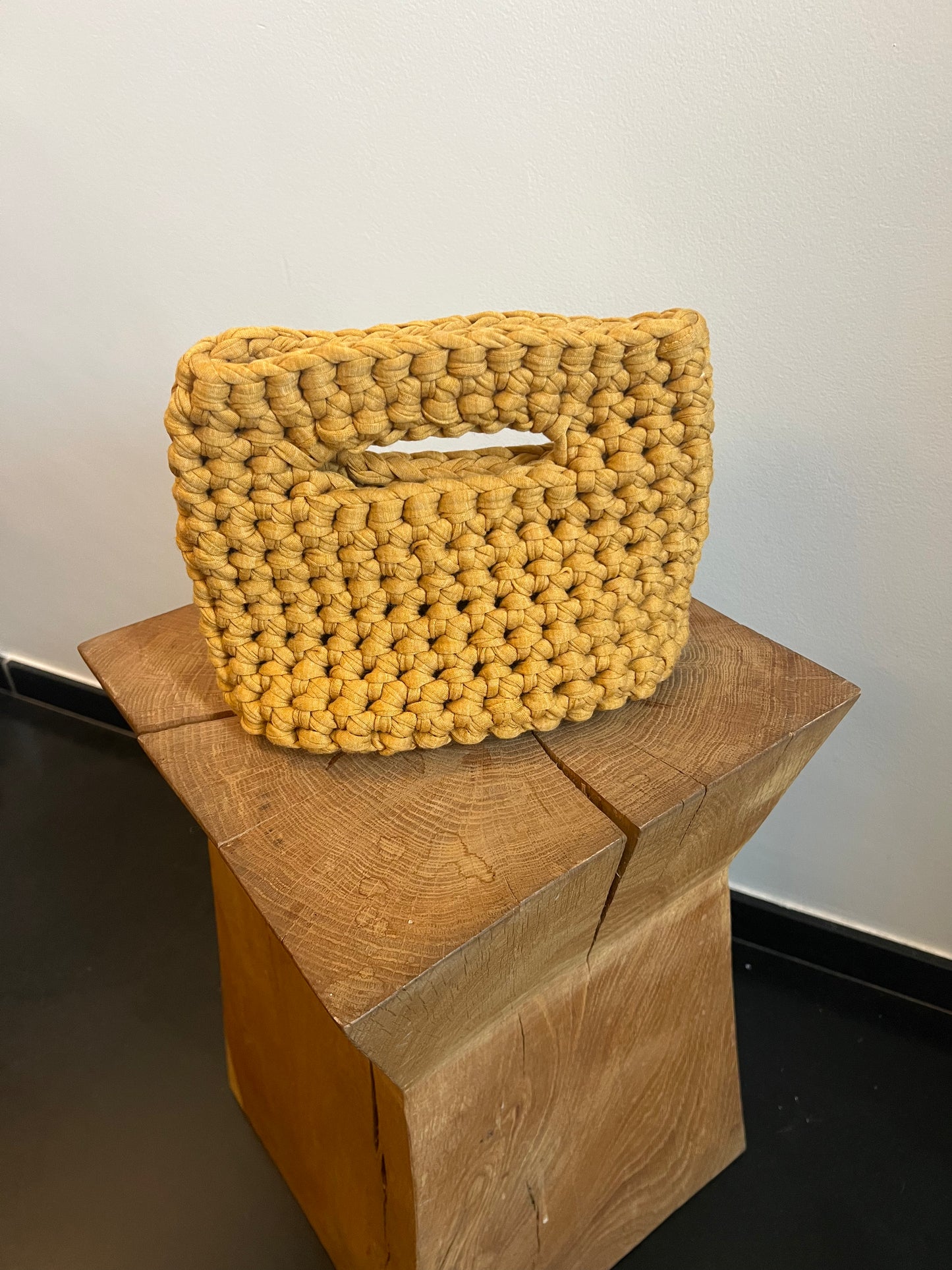 Honnie Classic - Handmade crochet bag